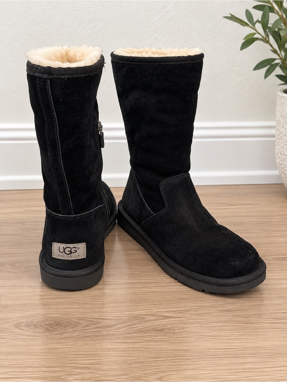 Ugg sz 6